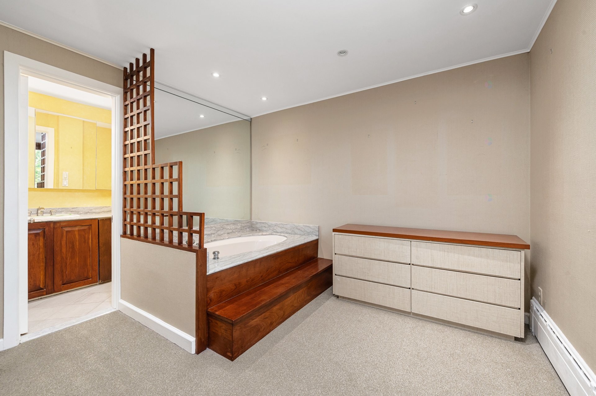 









4040


Av. de Trafalgar

,
Montréal (Ville-Marie),




QC
H3Y1R2

