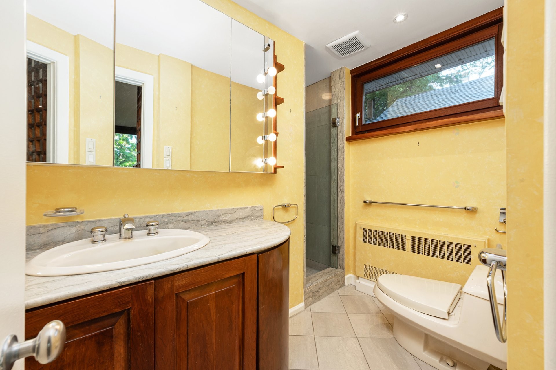 









4040


Av. de Trafalgar

,
Montréal (Ville-Marie),




QC
H3Y1R2


