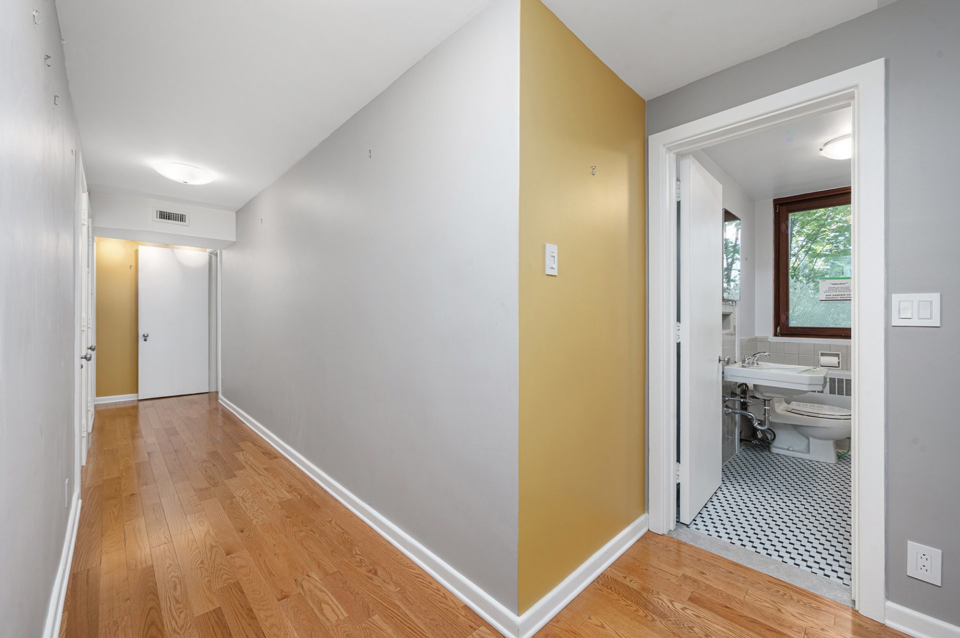 









4040


Av. de Trafalgar

,
Montréal (Ville-Marie),




QC
H3Y1R2

