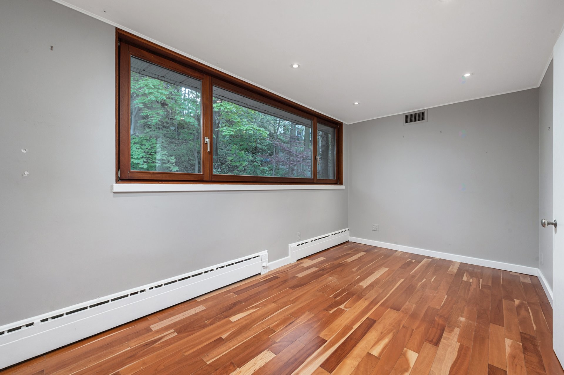 









4040


Av. de Trafalgar

,
Montréal (Ville-Marie),




QC
H3Y1R2

