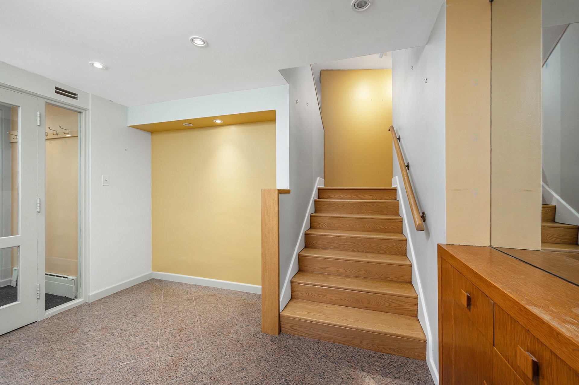 









4040


Av. de Trafalgar

,
Montréal (Ville-Marie),




QC
H3Y1R2

