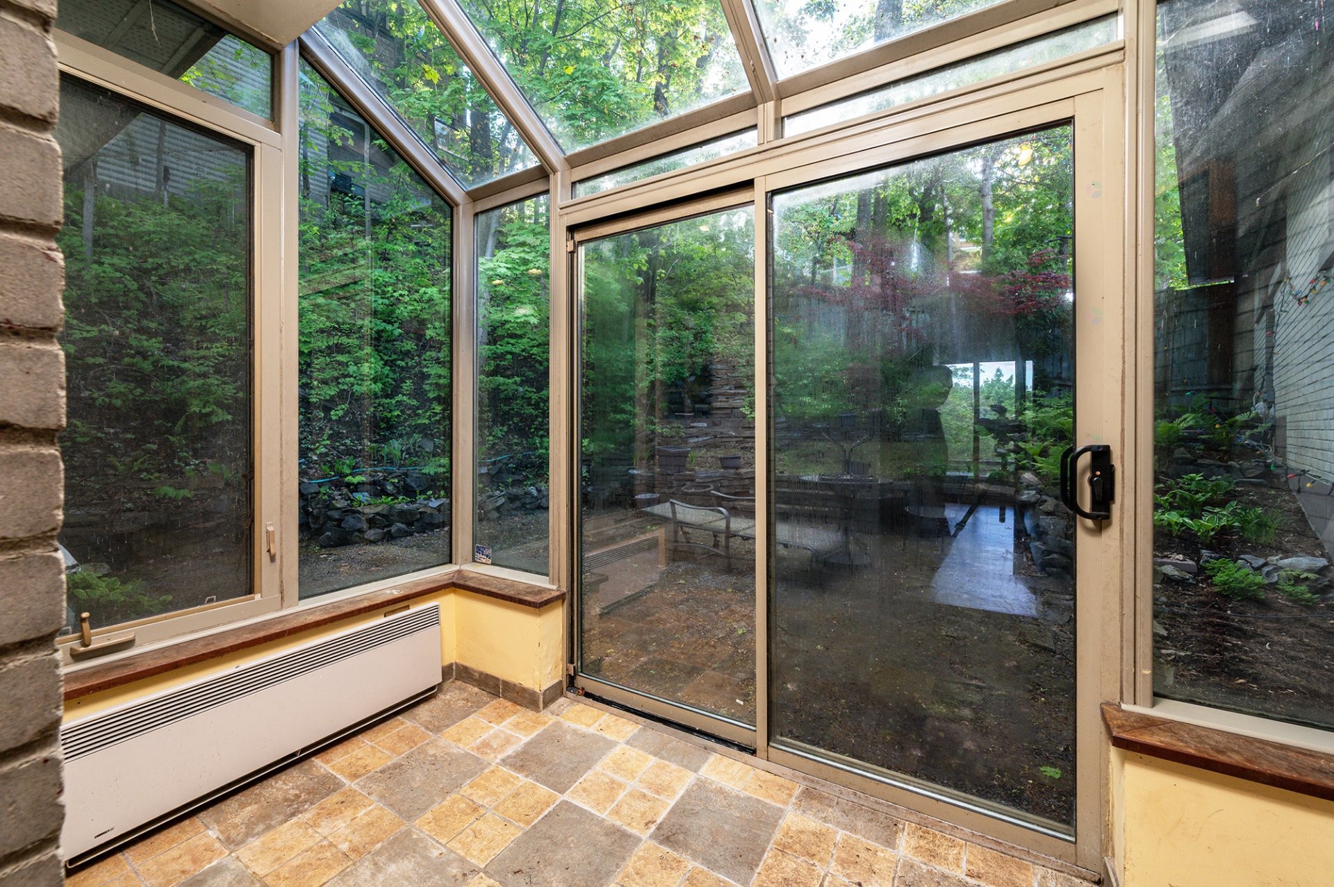 









4040


Av. de Trafalgar

,
Montréal (Ville-Marie),




QC
H3Y1R2

