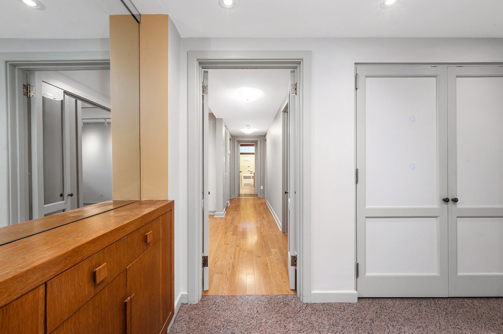 









4040


Av. de Trafalgar

,
Montréal (Ville-Marie),




QC
H3Y1R2

