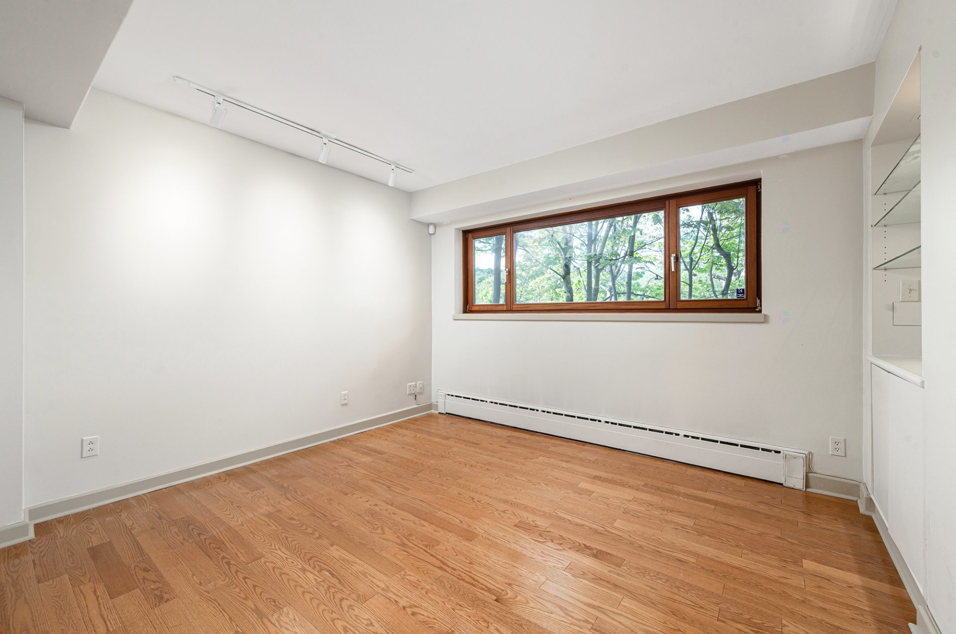 









4040


Av. de Trafalgar

,
Montréal (Ville-Marie),




QC
H3Y1R2

