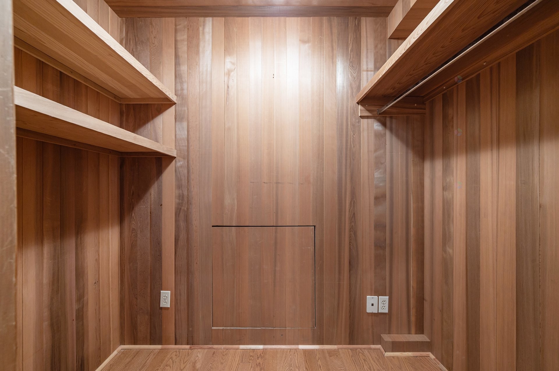 









4040


Av. de Trafalgar

,
Montréal (Ville-Marie),




QC
H3Y1R2


