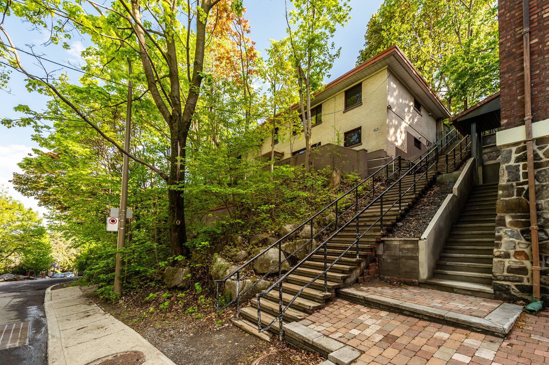 









4040


Av. de Trafalgar

,
Montréal (Ville-Marie),




QC
H3Y1R2

