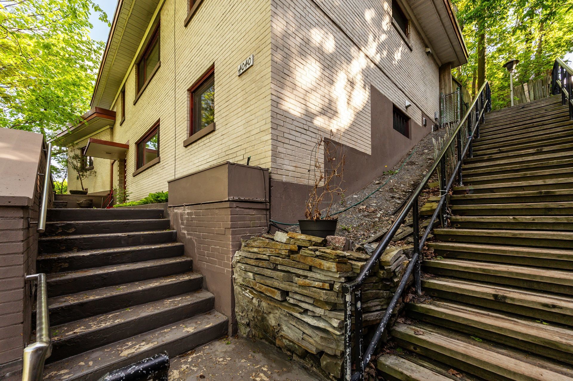 









4040


Av. de Trafalgar

,
Montréal (Ville-Marie),




QC
H3Y1R2

