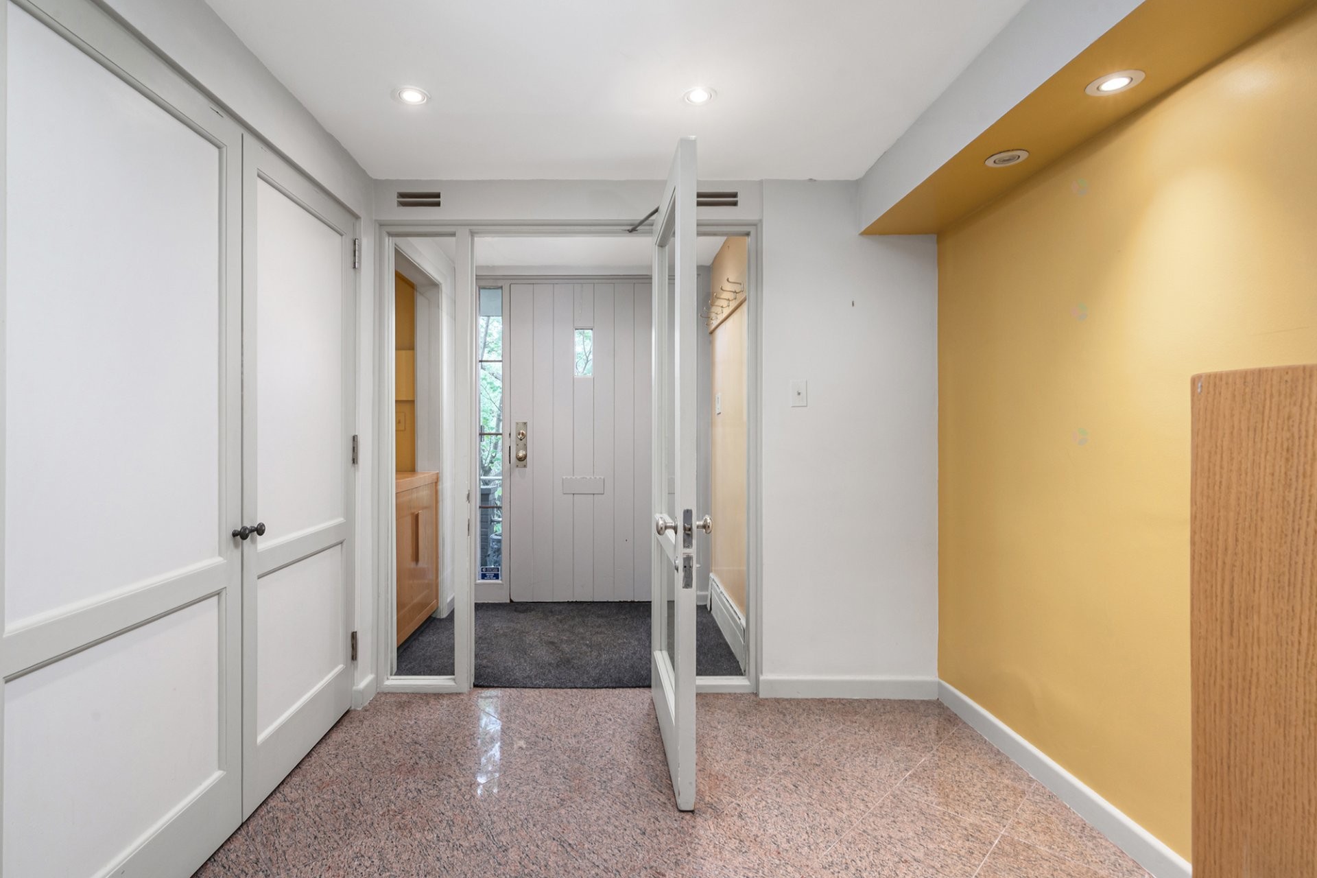 









4040


Av. de Trafalgar

,
Montréal (Ville-Marie),




QC
H3Y1R2

