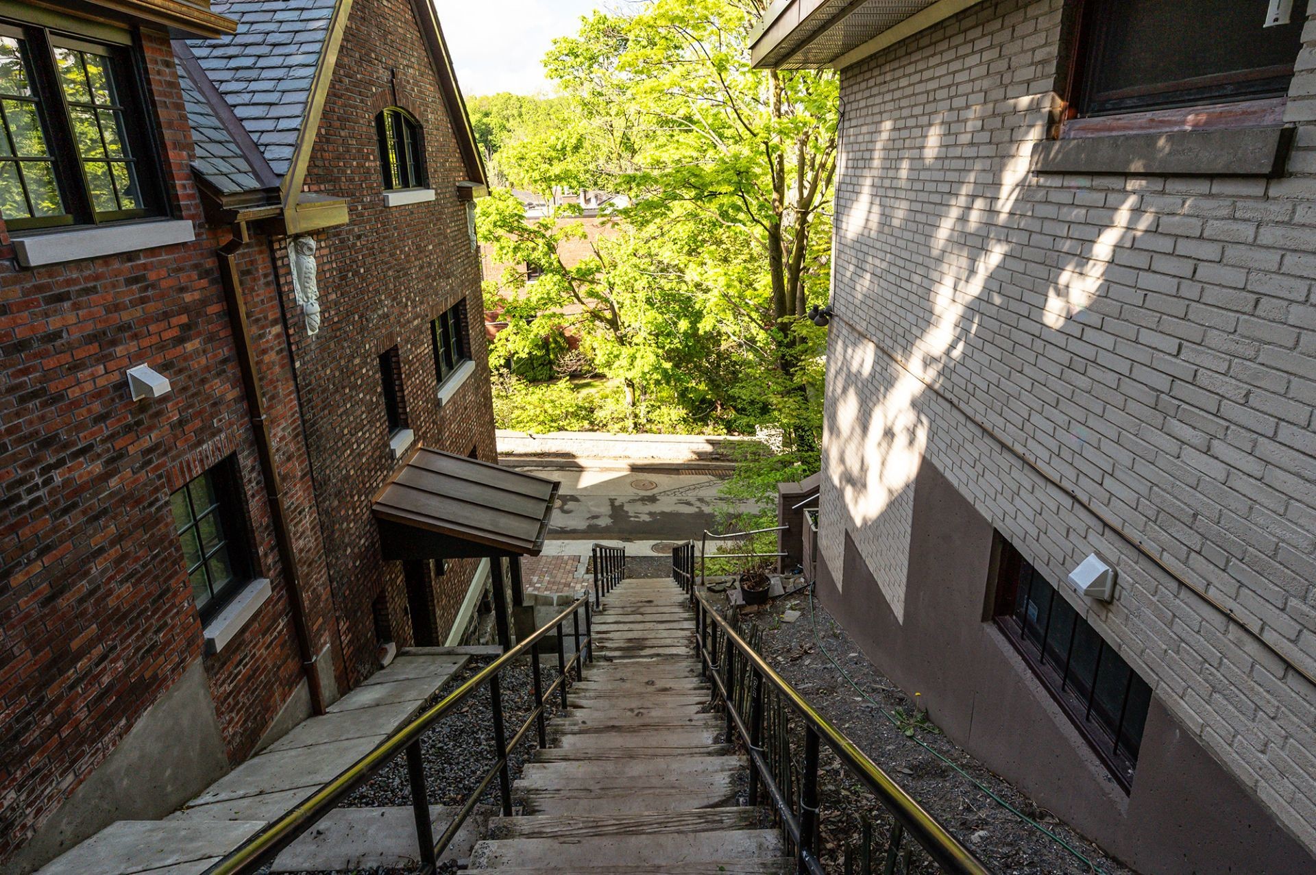 









4040


Av. de Trafalgar

,
Montréal (Ville-Marie),




QC
H3Y1R2


