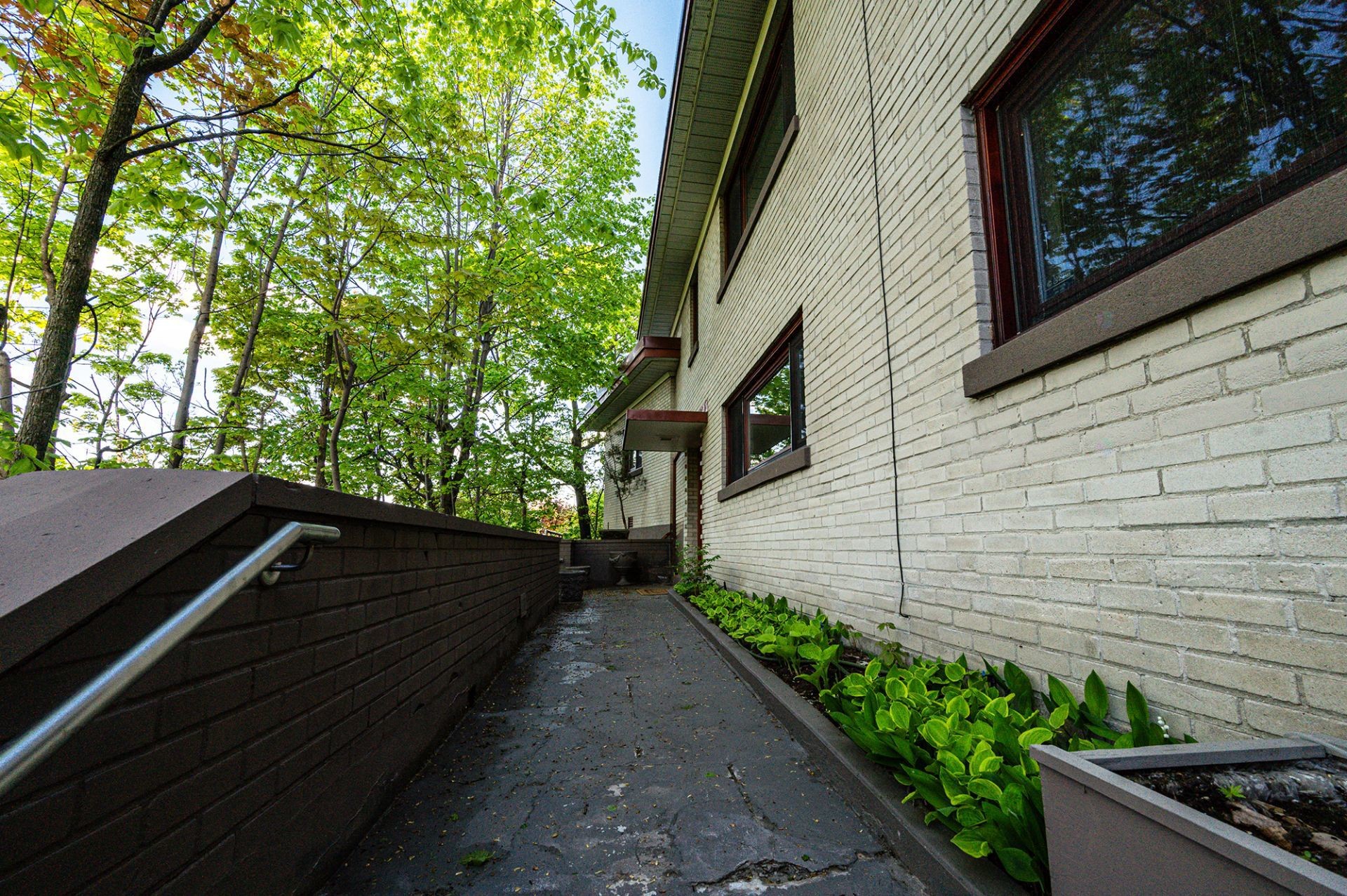 









4040


Av. de Trafalgar

,
Montréal (Ville-Marie),




QC
H3Y1R2


