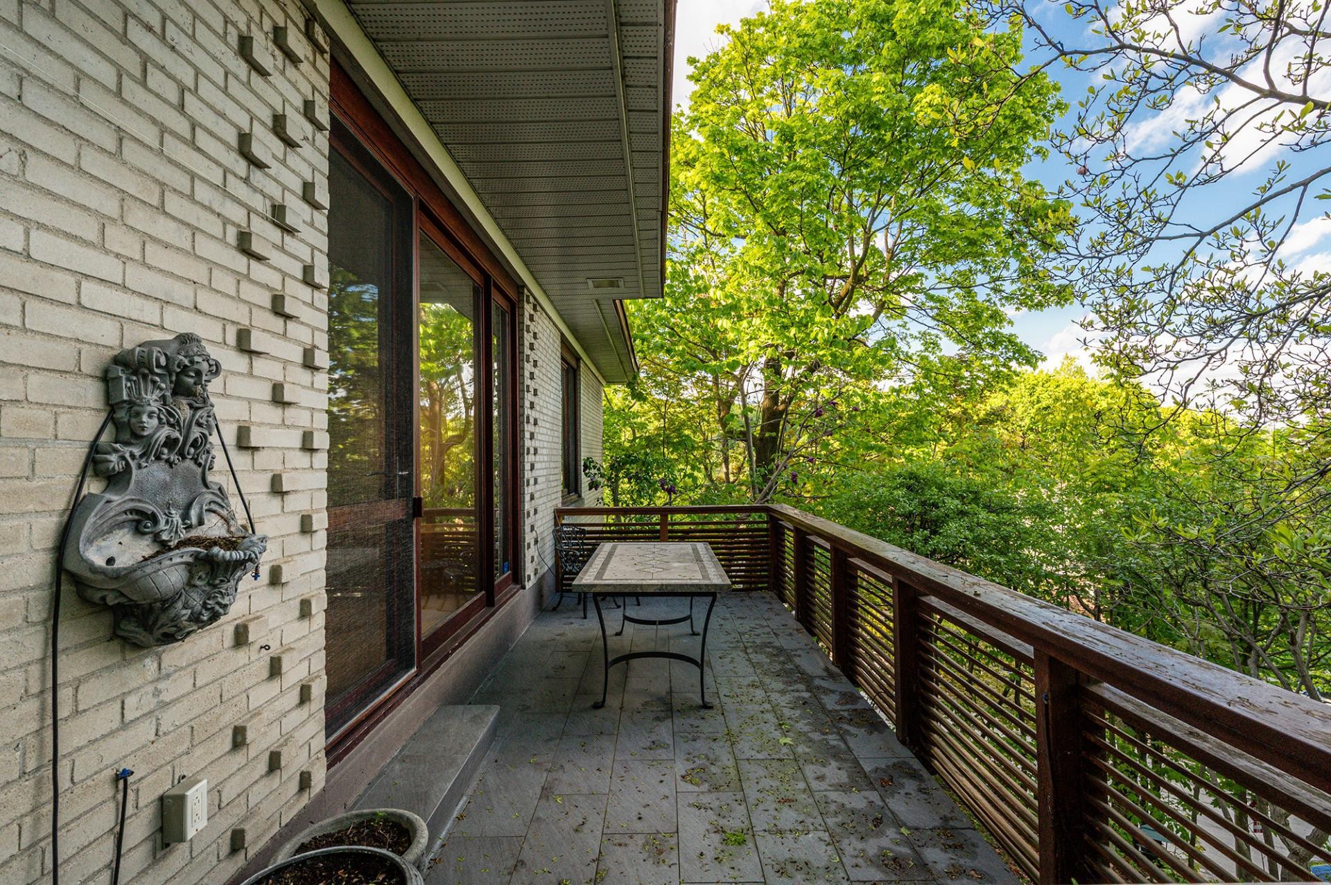 









4040


Av. de Trafalgar

,
Montréal (Ville-Marie),




QC
H3Y1R2

