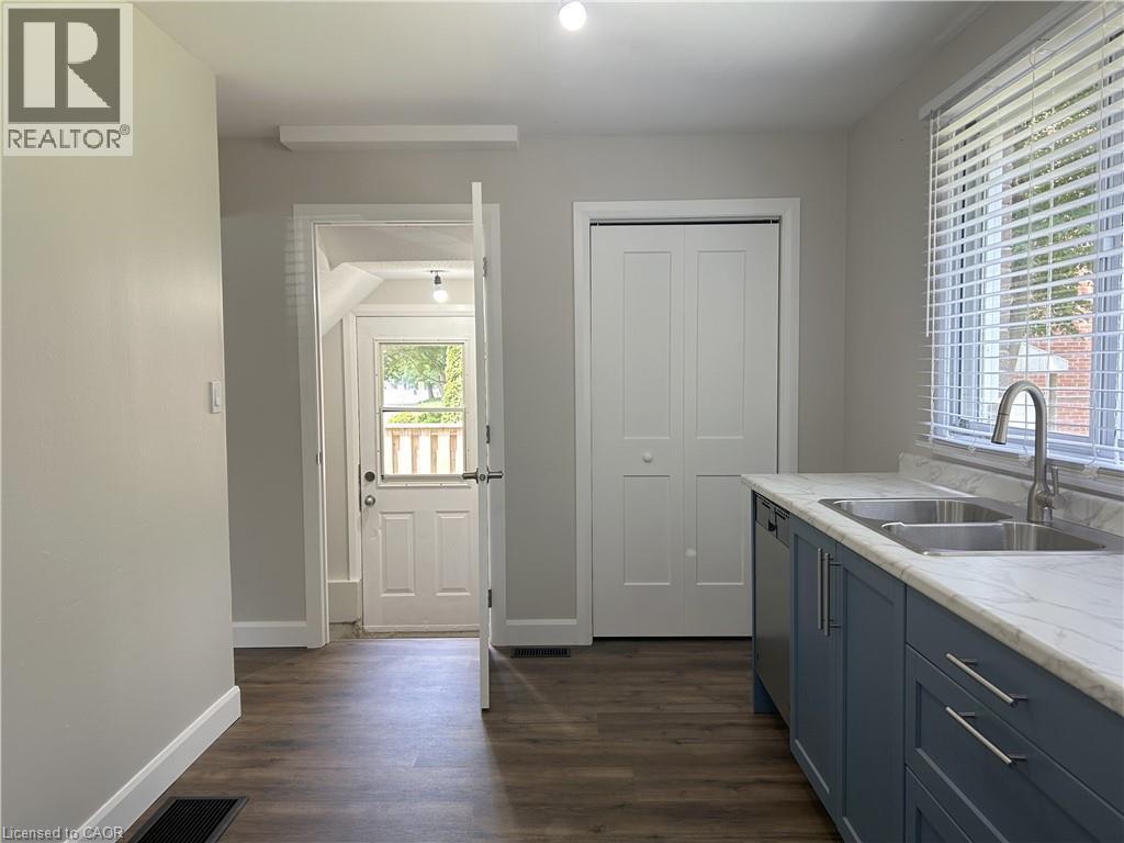 












57 OAKWOOD Avenue

,
Simcoe,




Ontario
N3Y1H6

