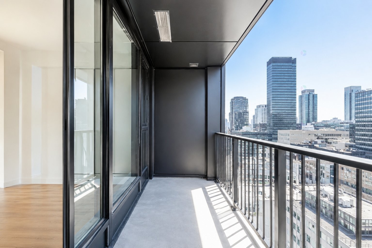 









2060


Rue Peel

, 1701,
Montréal (Ville-Marie),




QC
H3A0J1

