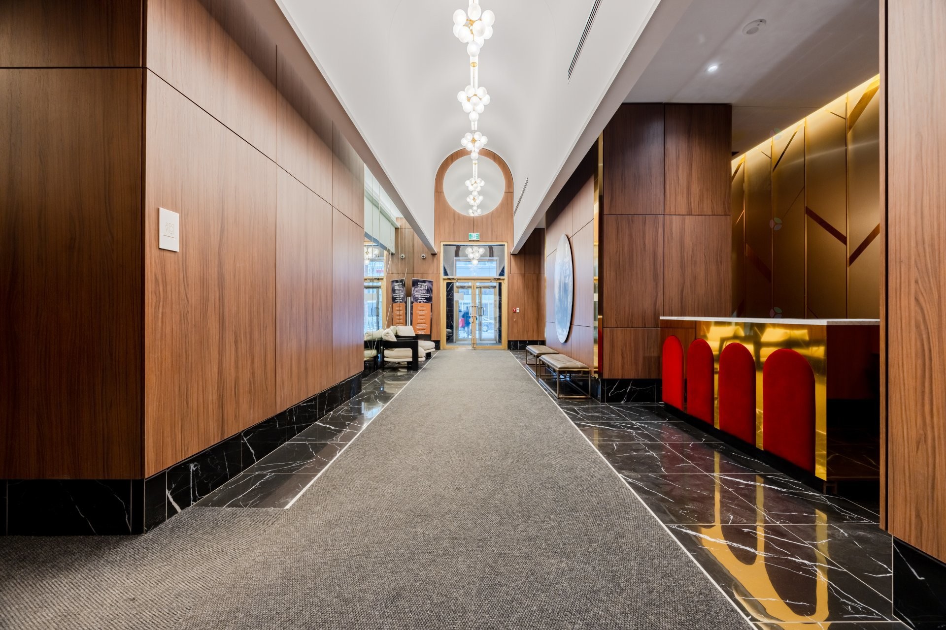 









2060


Rue Peel

, 1701,
Montréal (Ville-Marie),




QC
H3A0J1

