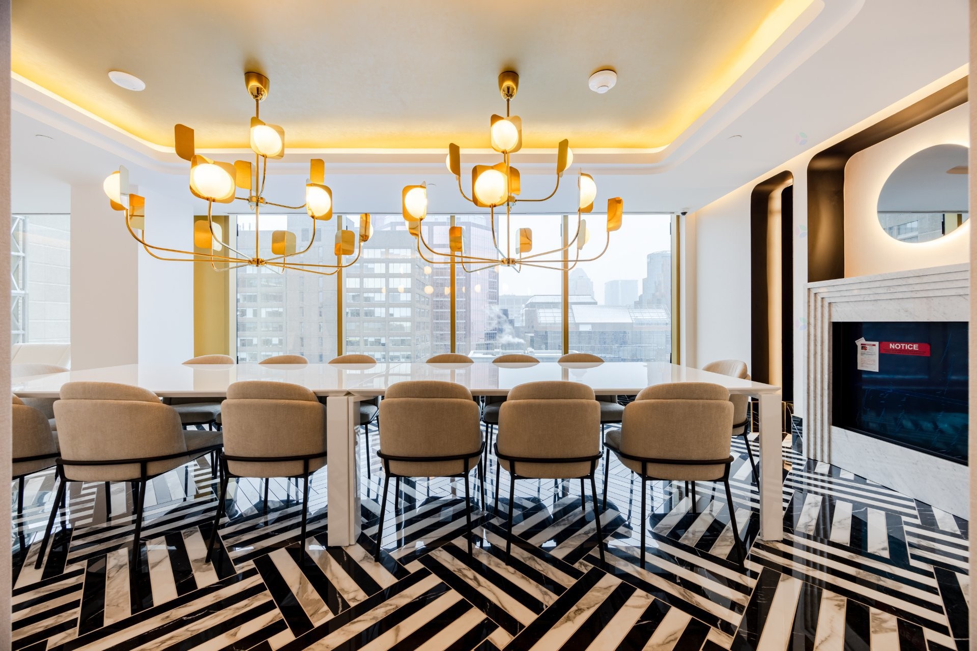 









2060


Rue Peel

, 1701,
Montréal (Ville-Marie),




QC
H3A0J1


