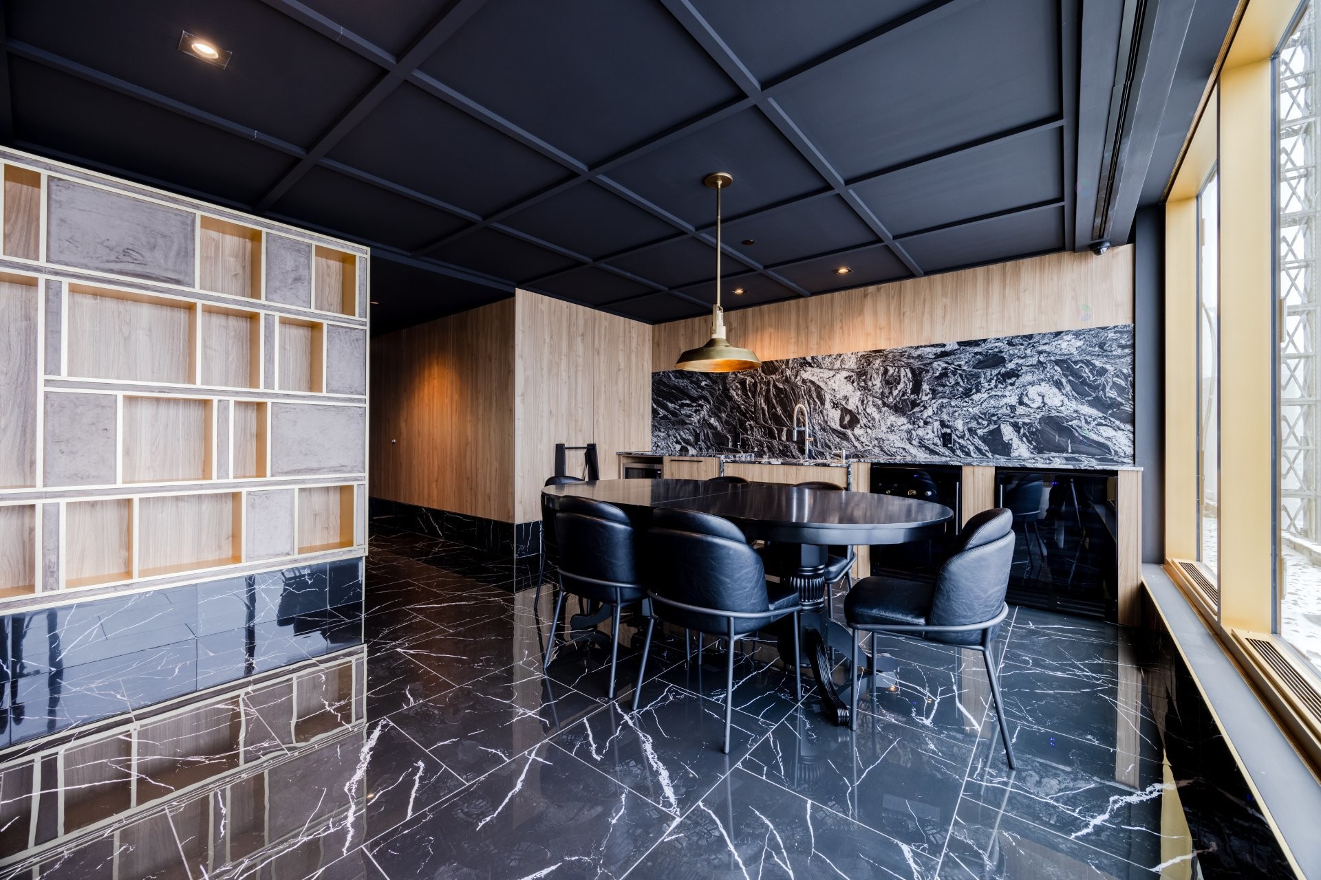 









2060


Rue Peel

, 1701,
Montréal (Ville-Marie),




QC
H3A0J1

