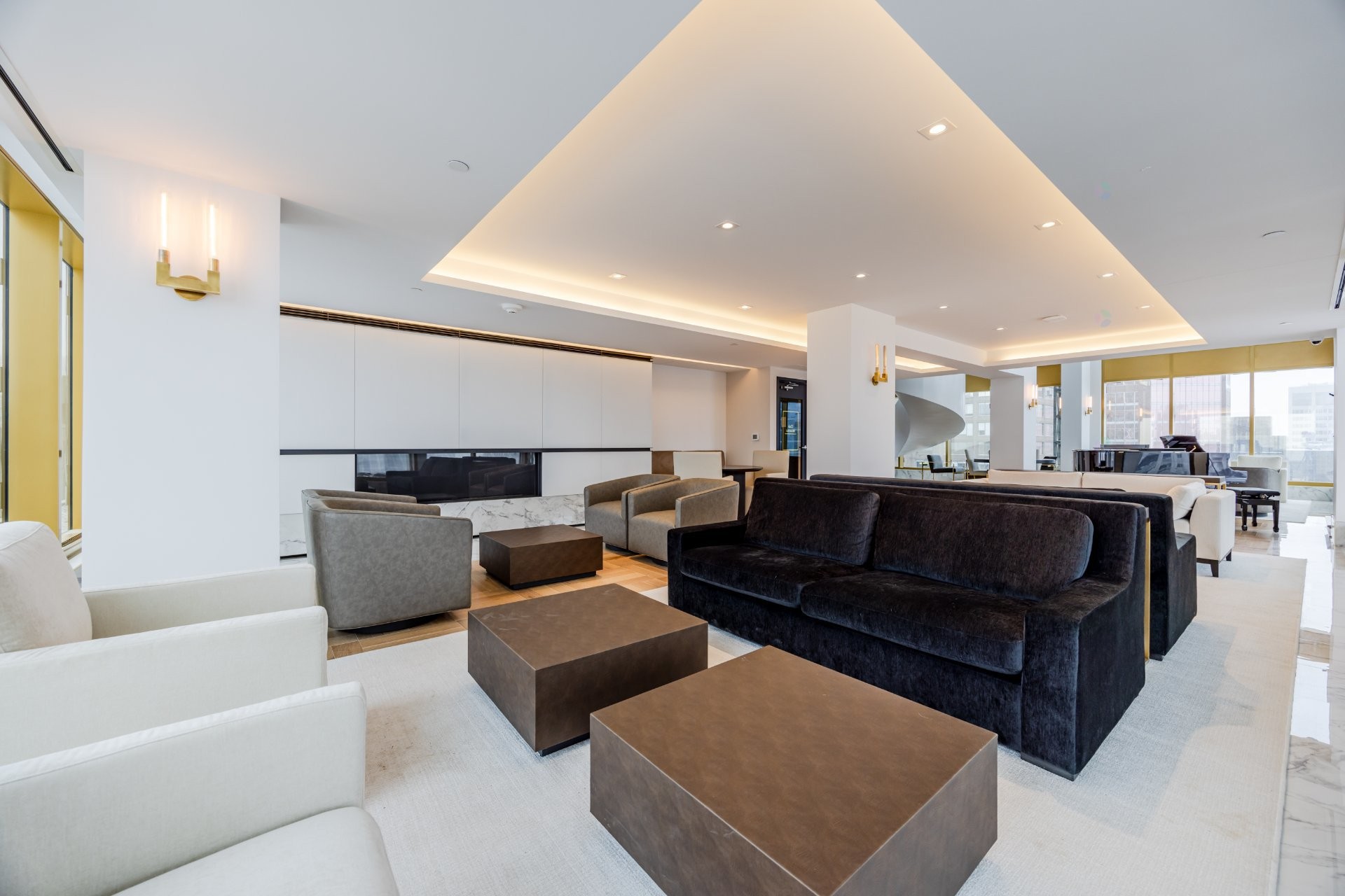 









2060


Rue Peel

, 1701,
Montréal (Ville-Marie),




QC
H3A0J1

