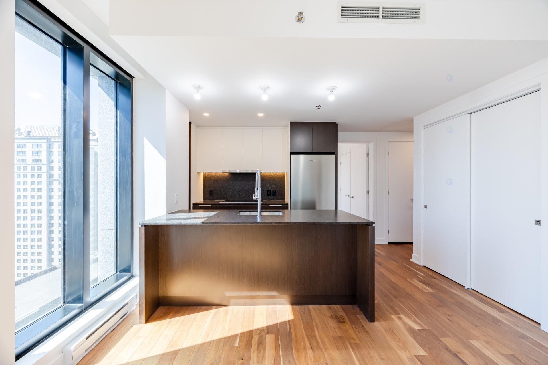 









2060


Rue Peel

, 1701,
Montréal (Ville-Marie),




QC
H3A0J1

