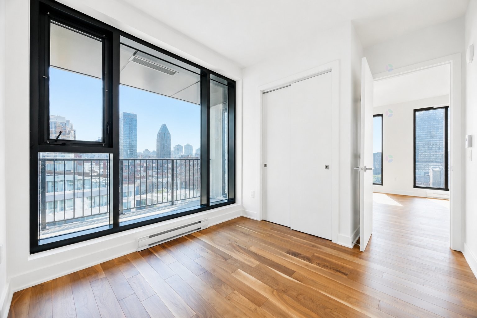 









2060


Rue Peel

, 1701,
Montréal (Ville-Marie),




QC
H3A0J1

