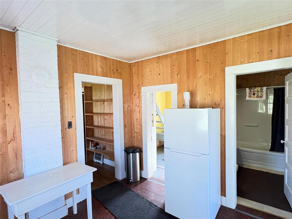 












214 Black Avenue W

,
Oakburn,




Manitoba
R0J1L0

