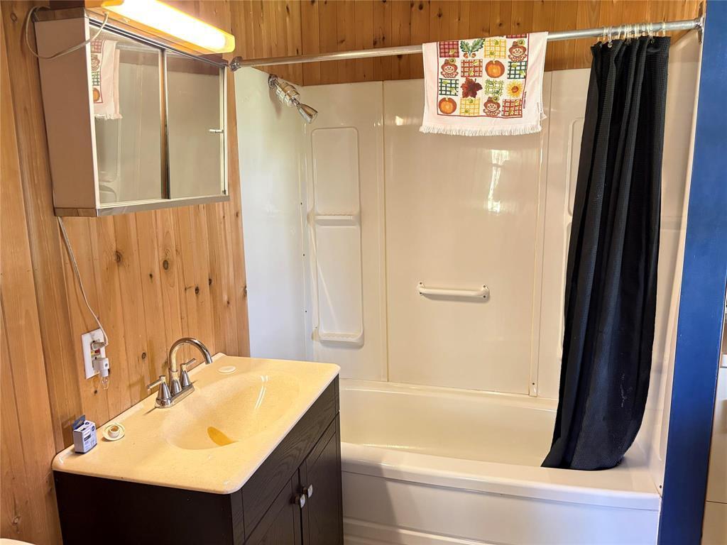 












214 Black Avenue W

,
Oakburn,




Manitoba
R0J1L0

