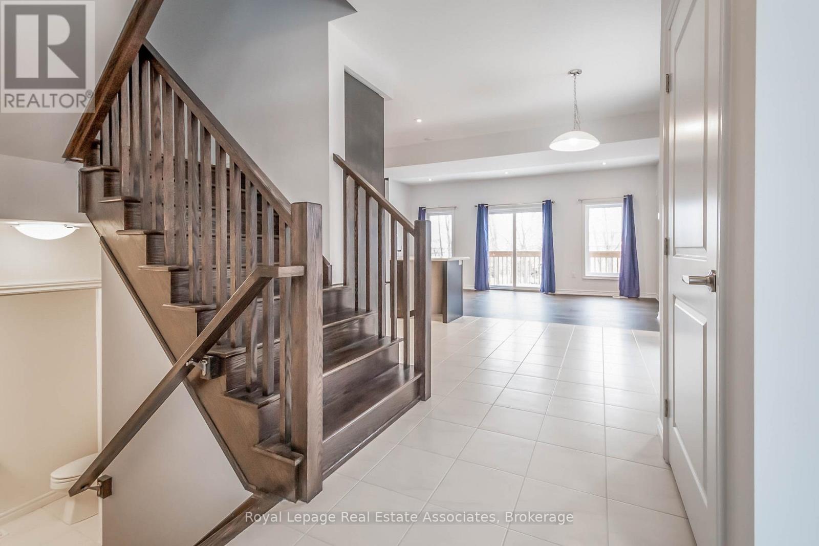 












3981 CROWN STREET

,
Lincoln,




Ontario
L0R1B4

