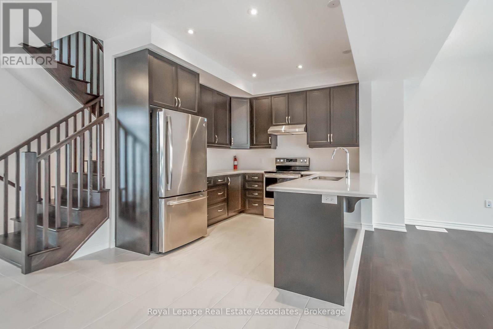 












3981 CROWN STREET

,
Lincoln,




Ontario
L0R1B4

