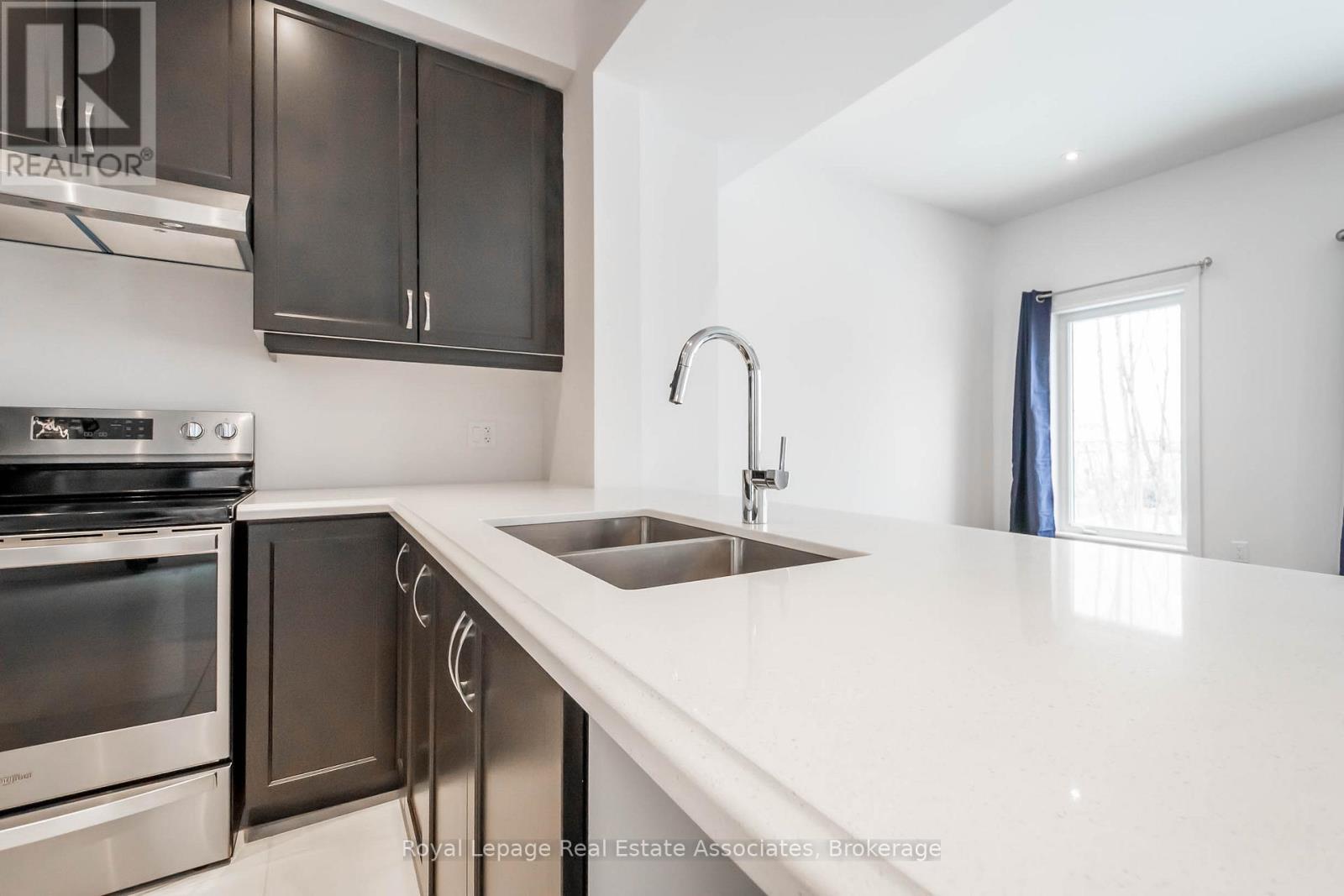 












3981 CROWN STREET

,
Lincoln,




Ontario
L0R1B4

