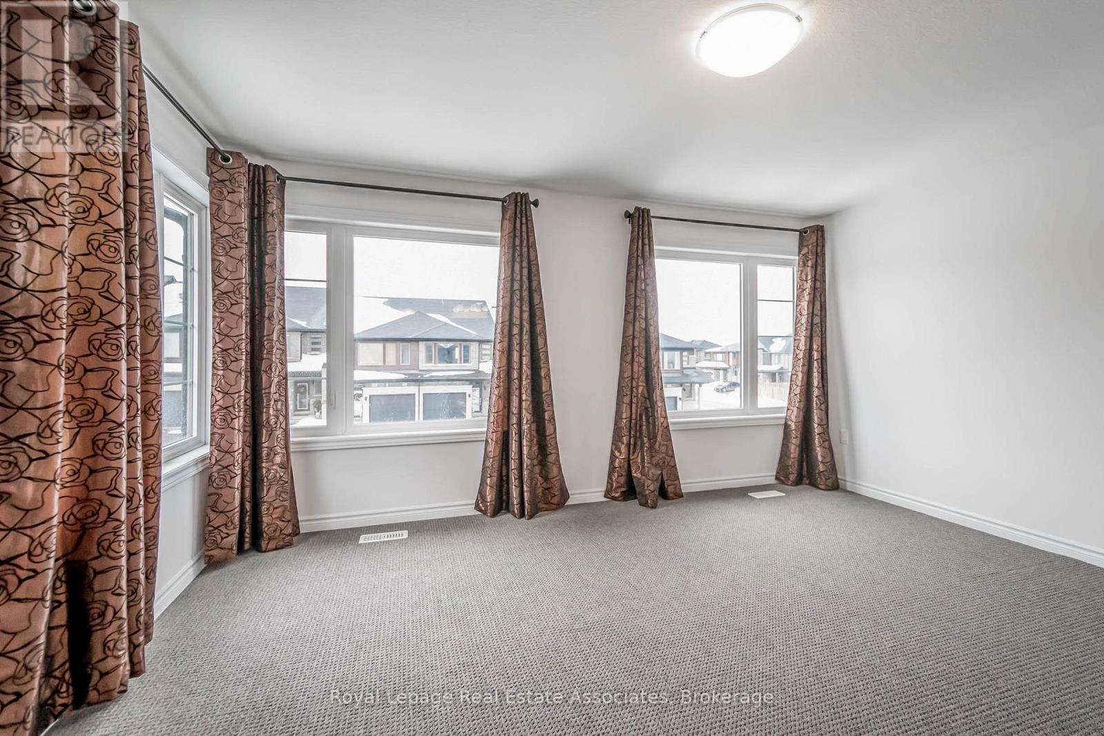 












3981 CROWN STREET

,
Lincoln,




Ontario
L0R1B4


