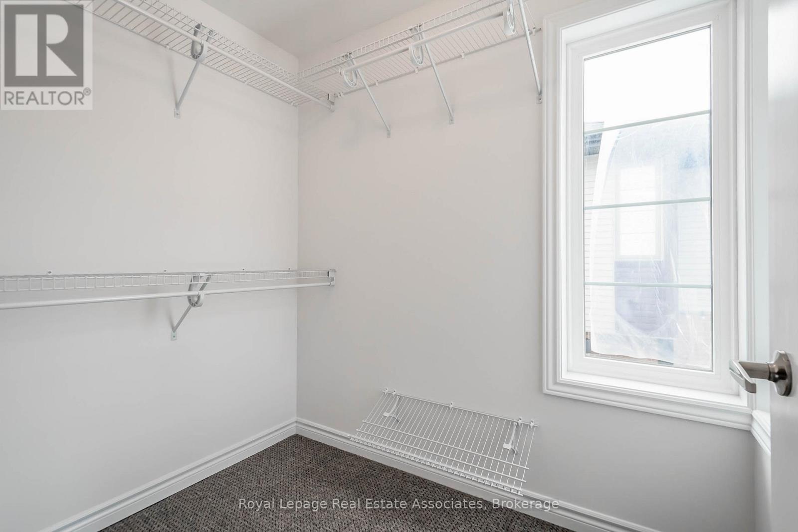 












3981 CROWN STREET

,
Lincoln,




Ontario
L0R1B4

