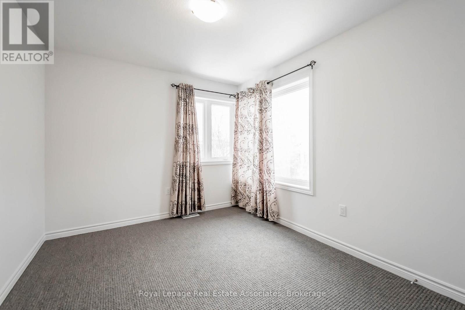 












3981 CROWN STREET

,
Lincoln,




Ontario
L0R1B4

