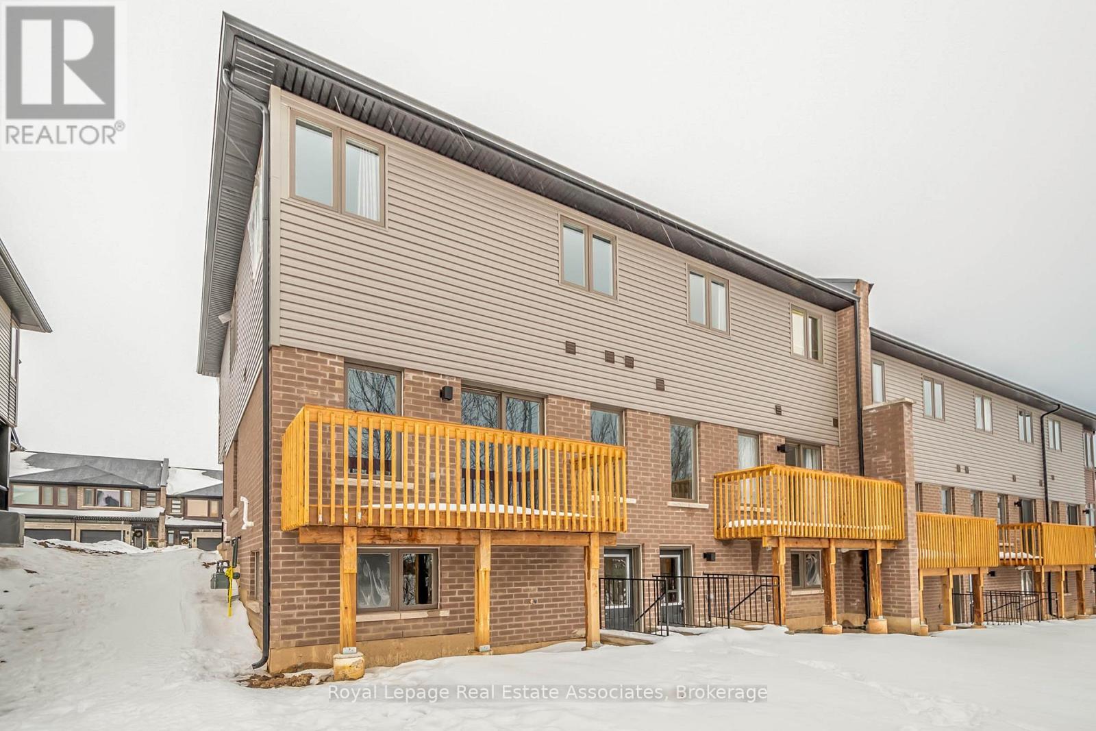 












3981 CROWN STREET

,
Lincoln,




Ontario
L0R1B4

