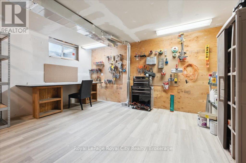 












42 BIELBY STREET

,
East Luther Grand Valley (Grand Valley),




Ontario
L9W5N3

