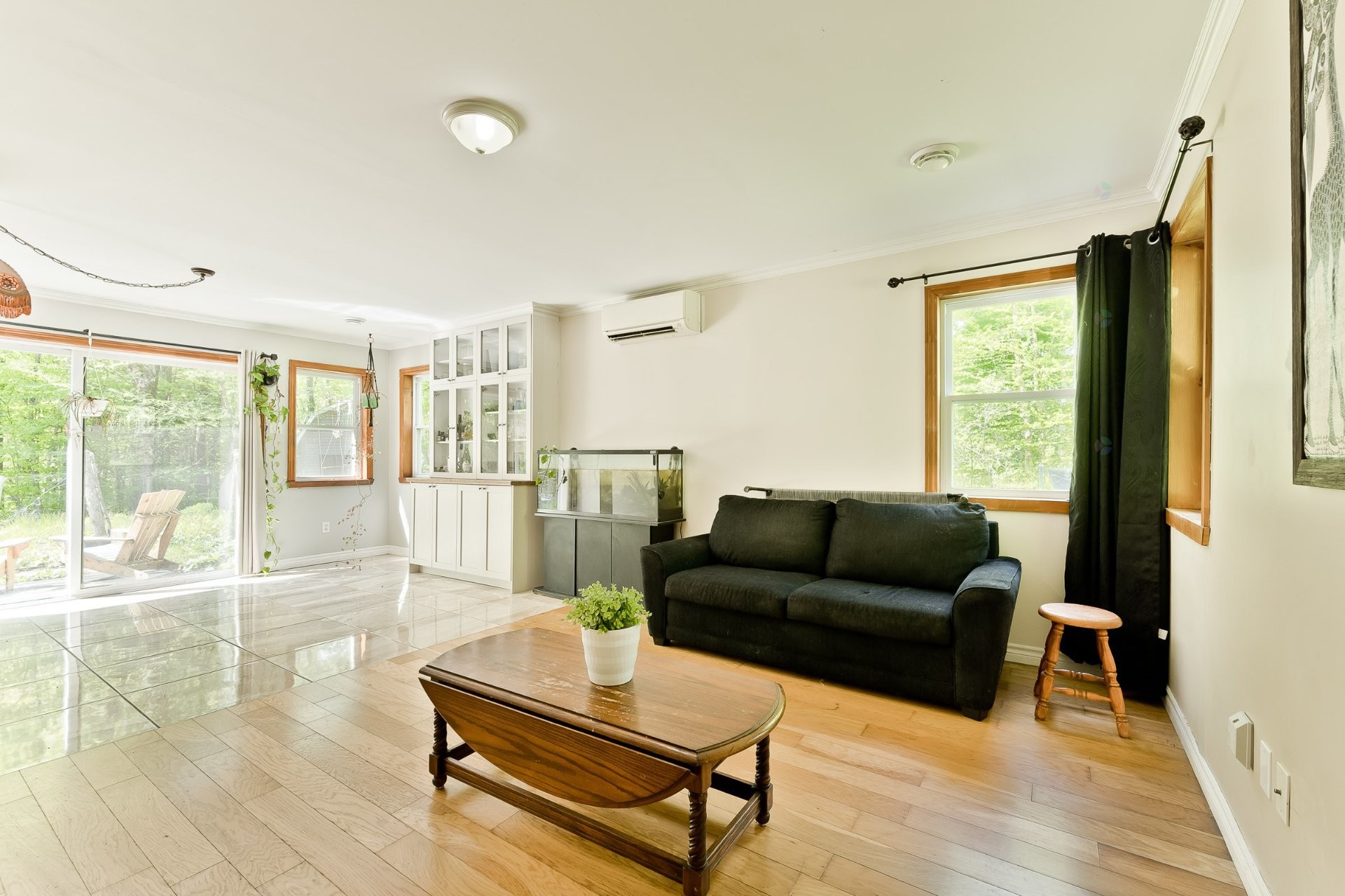 









355


Rue des Trembles

,
Saint-Georges-de-Windsor,




QC
J0A1J0

