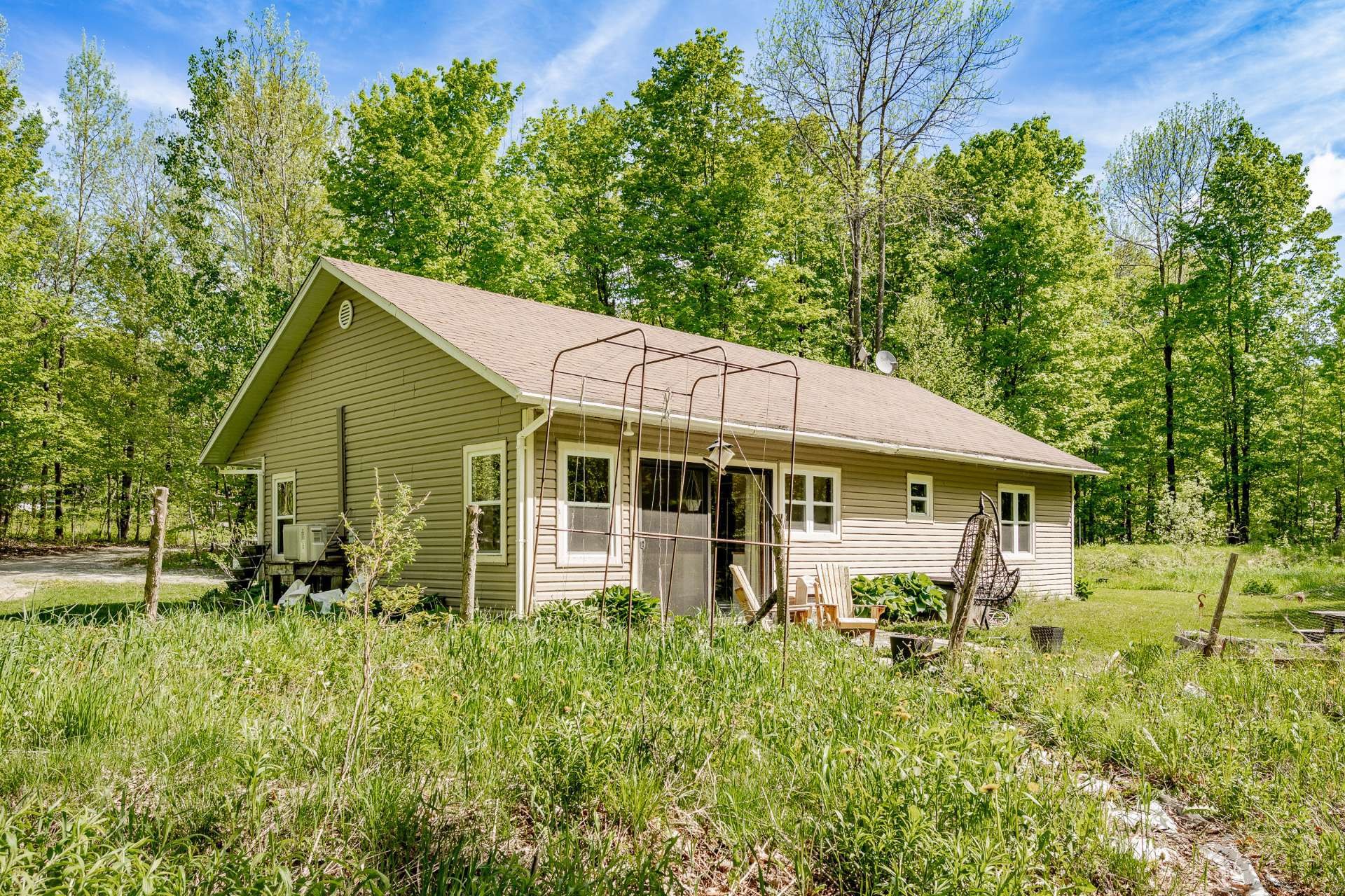









355


Rue des Trembles

,
Saint-Georges-de-Windsor,




QC
J0A1J0

