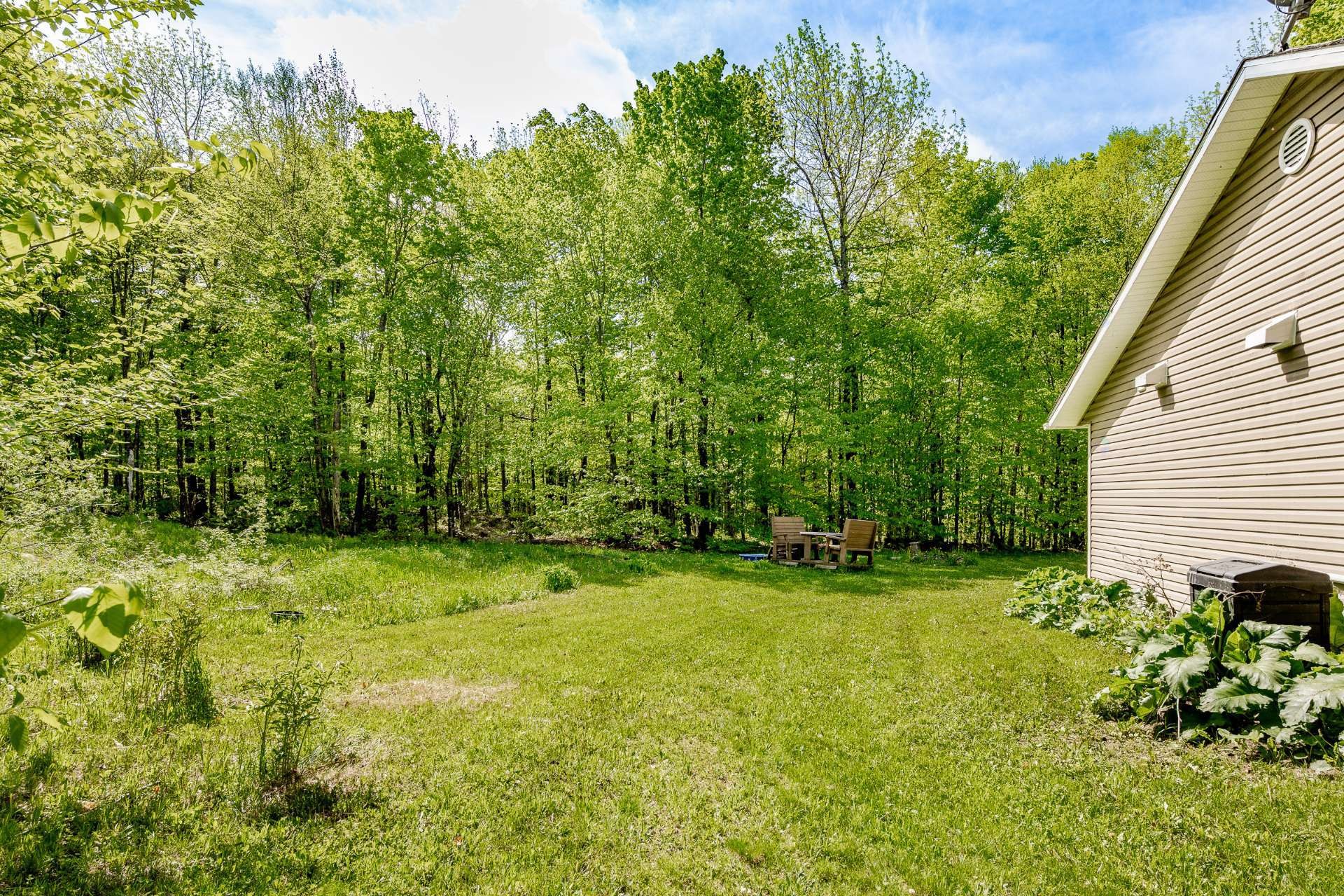 









355


Rue des Trembles

,
Saint-Georges-de-Windsor,




QC
J0A1J0


