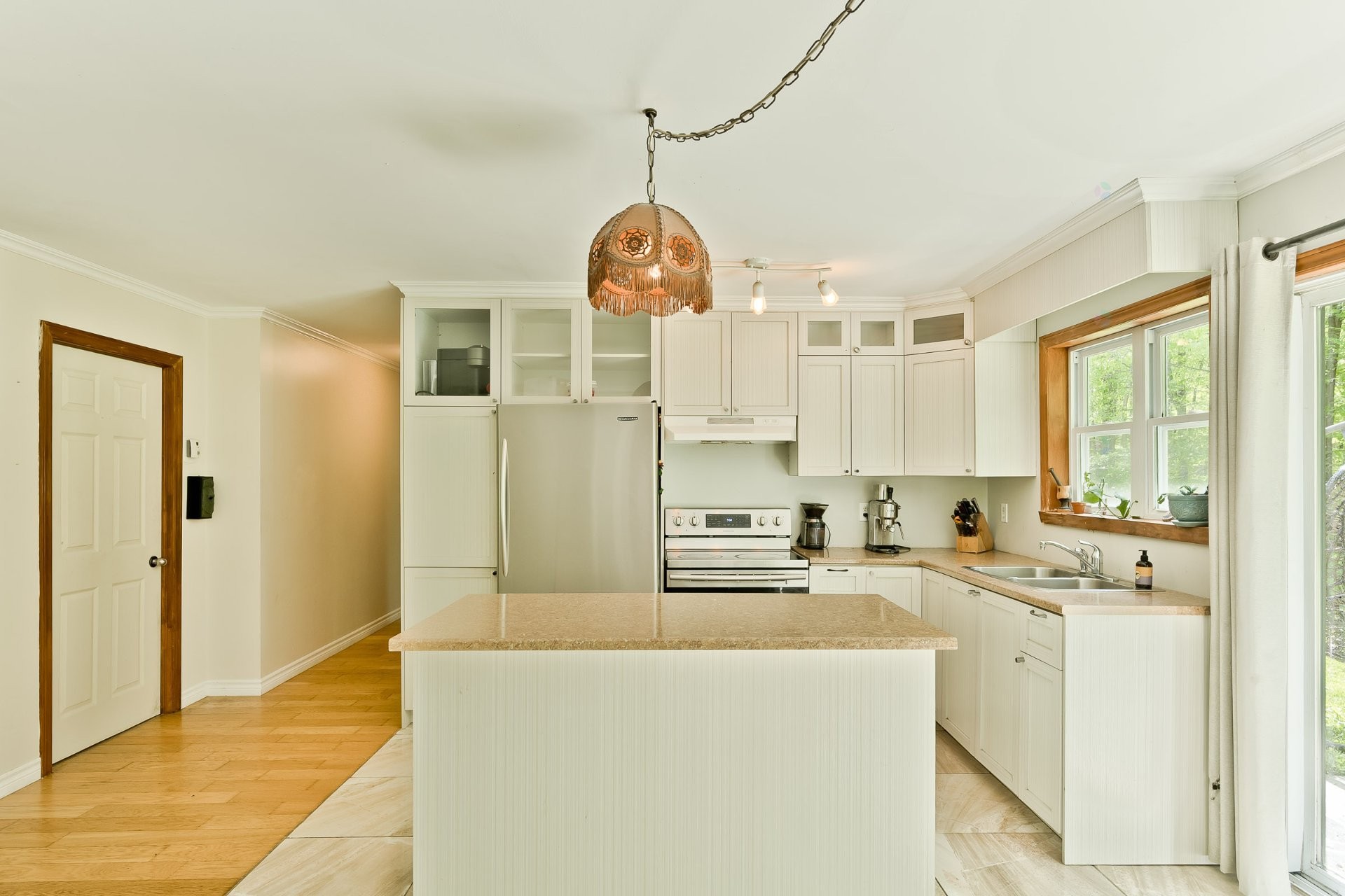 









355


Rue des Trembles

,
Saint-Georges-de-Windsor,




QC
J0A1J0


