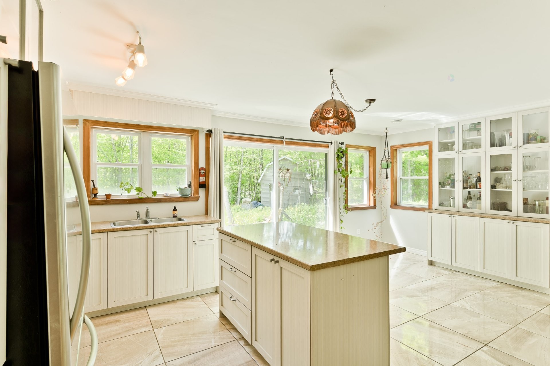 









355


Rue des Trembles

,
Saint-Georges-de-Windsor,




QC
J0A1J0


