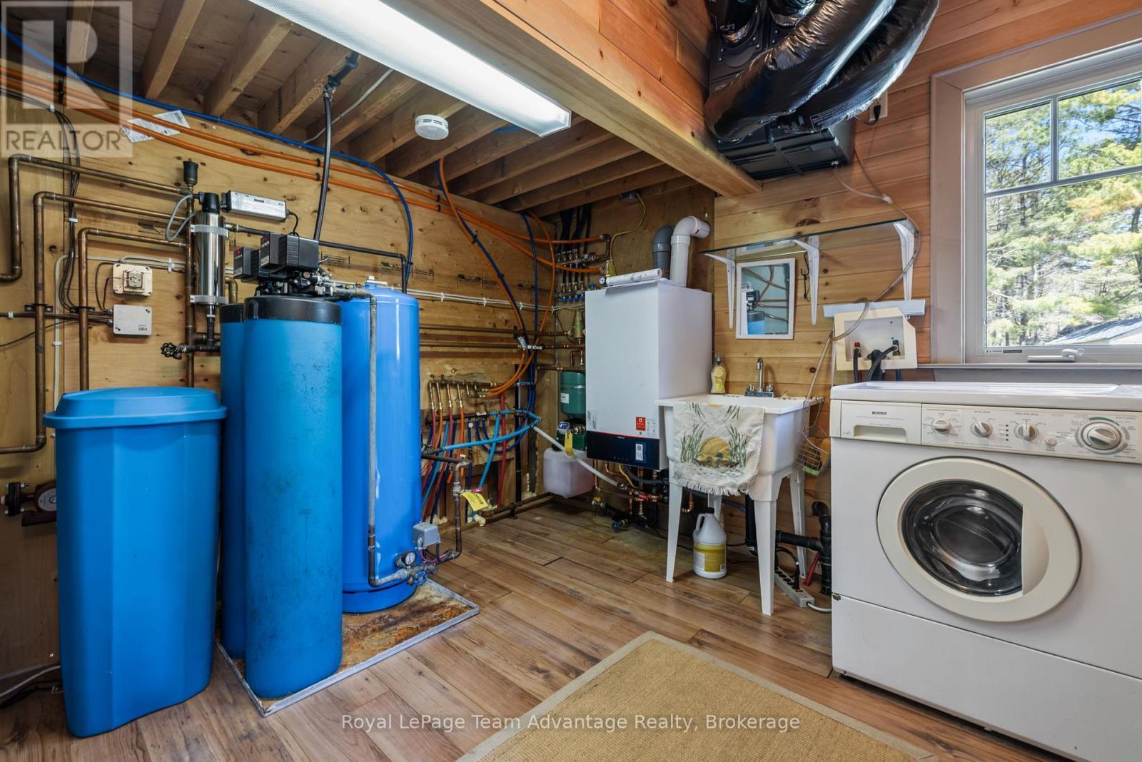 












121 RATTLEBEAR DRIVE

,
The Archipelago (Archipelago North),




Ontario
P0G1K0

