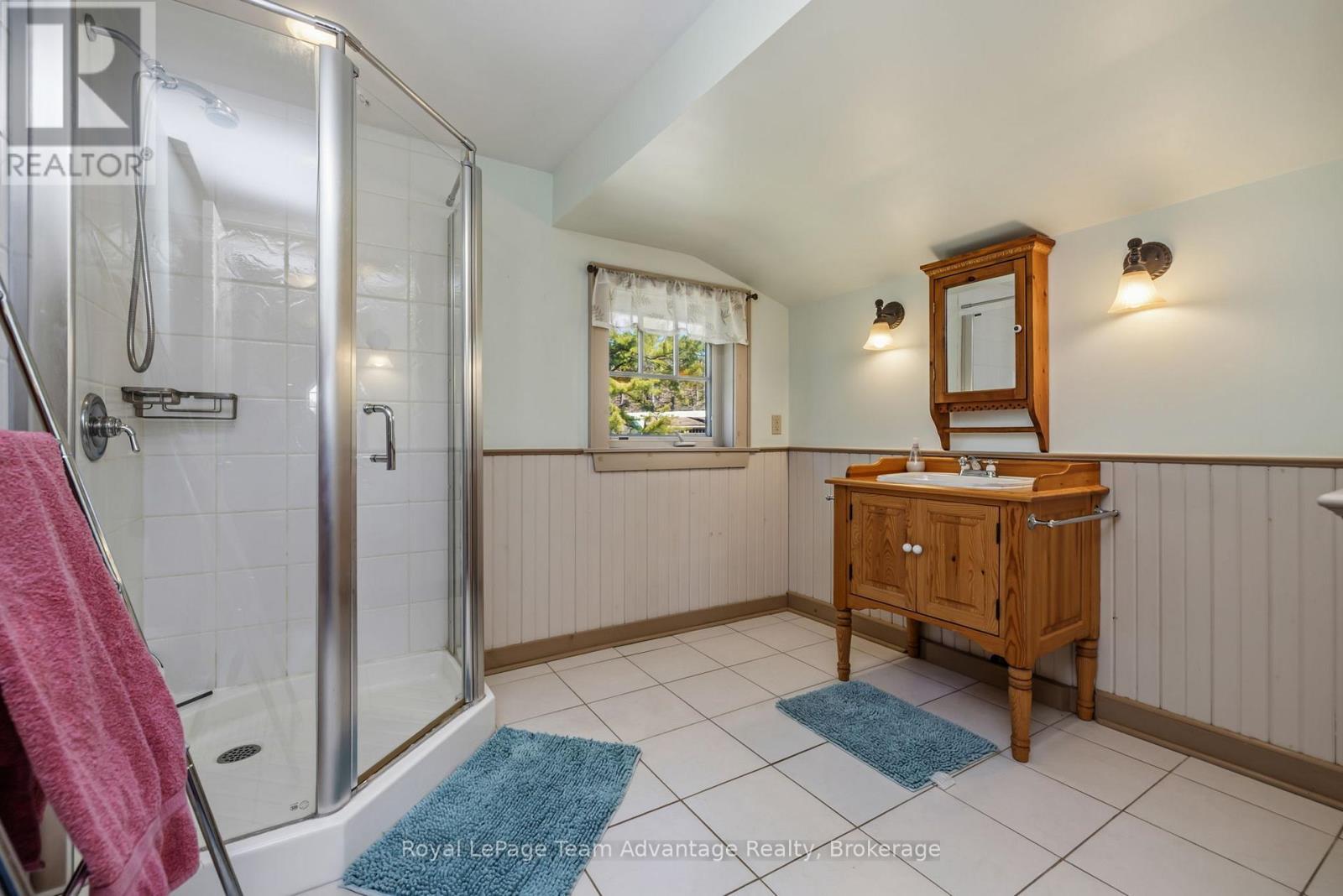 












121 RATTLEBEAR DRIVE

,
The Archipelago (Archipelago North),




Ontario
P0G1K0

