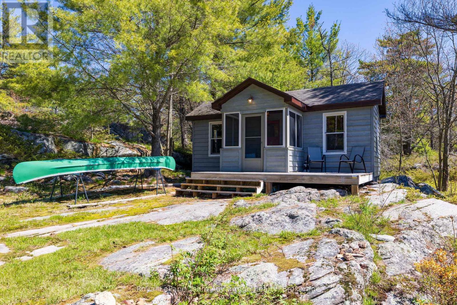 












121 RATTLEBEAR DRIVE

,
The Archipelago (Archipelago North),




Ontario
P0G1K0

