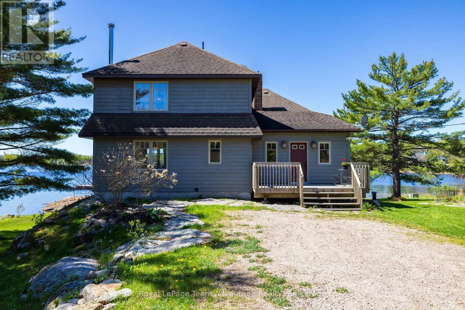 












121 RATTLEBEAR DRIVE

,
The Archipelago (Archipelago North),




Ontario
P0G1K0

