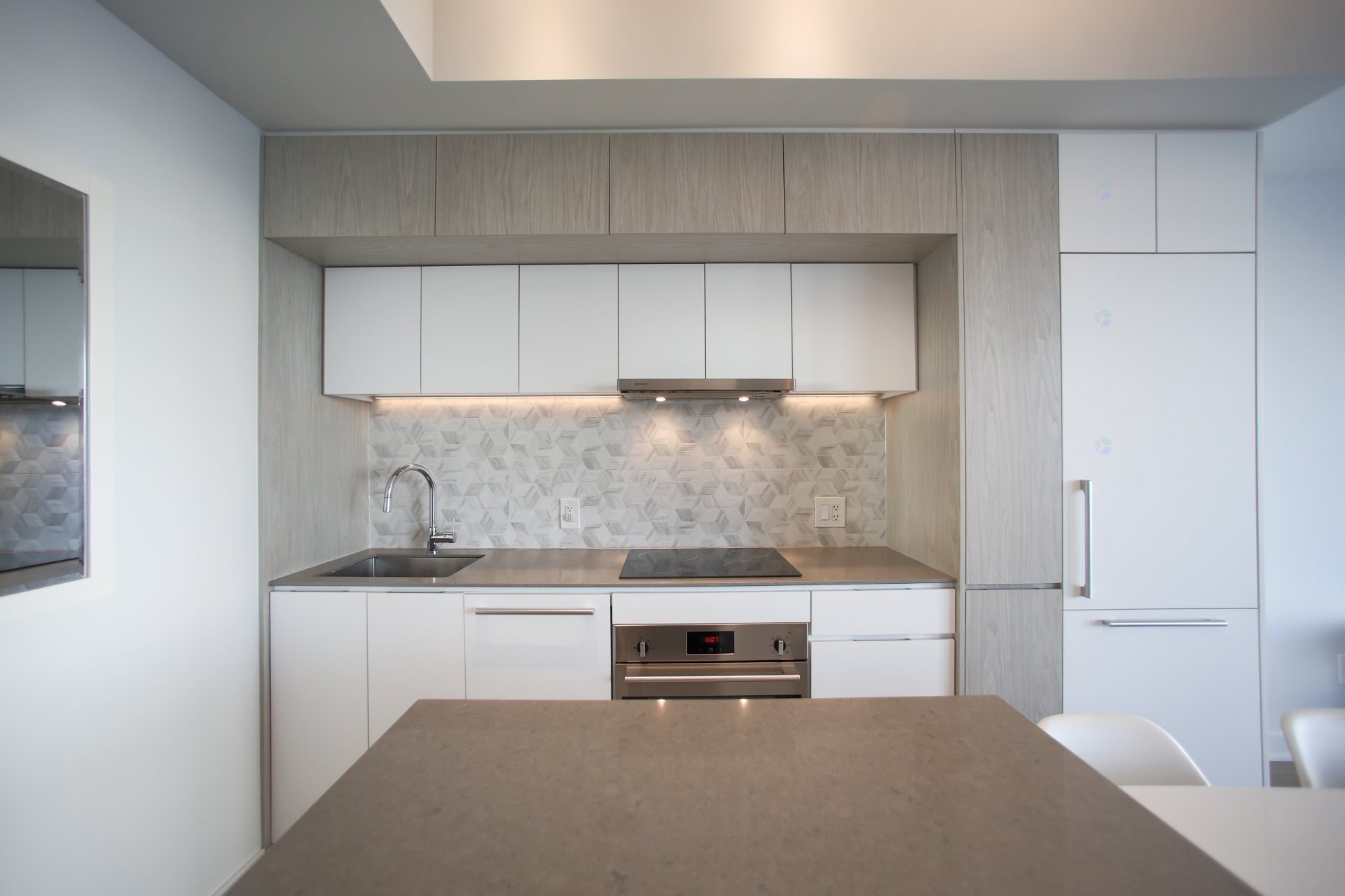 









1188


Rue St-Antoine O.

, 3805,
Montréal (Ville-Marie),




QC
H3C1B4

