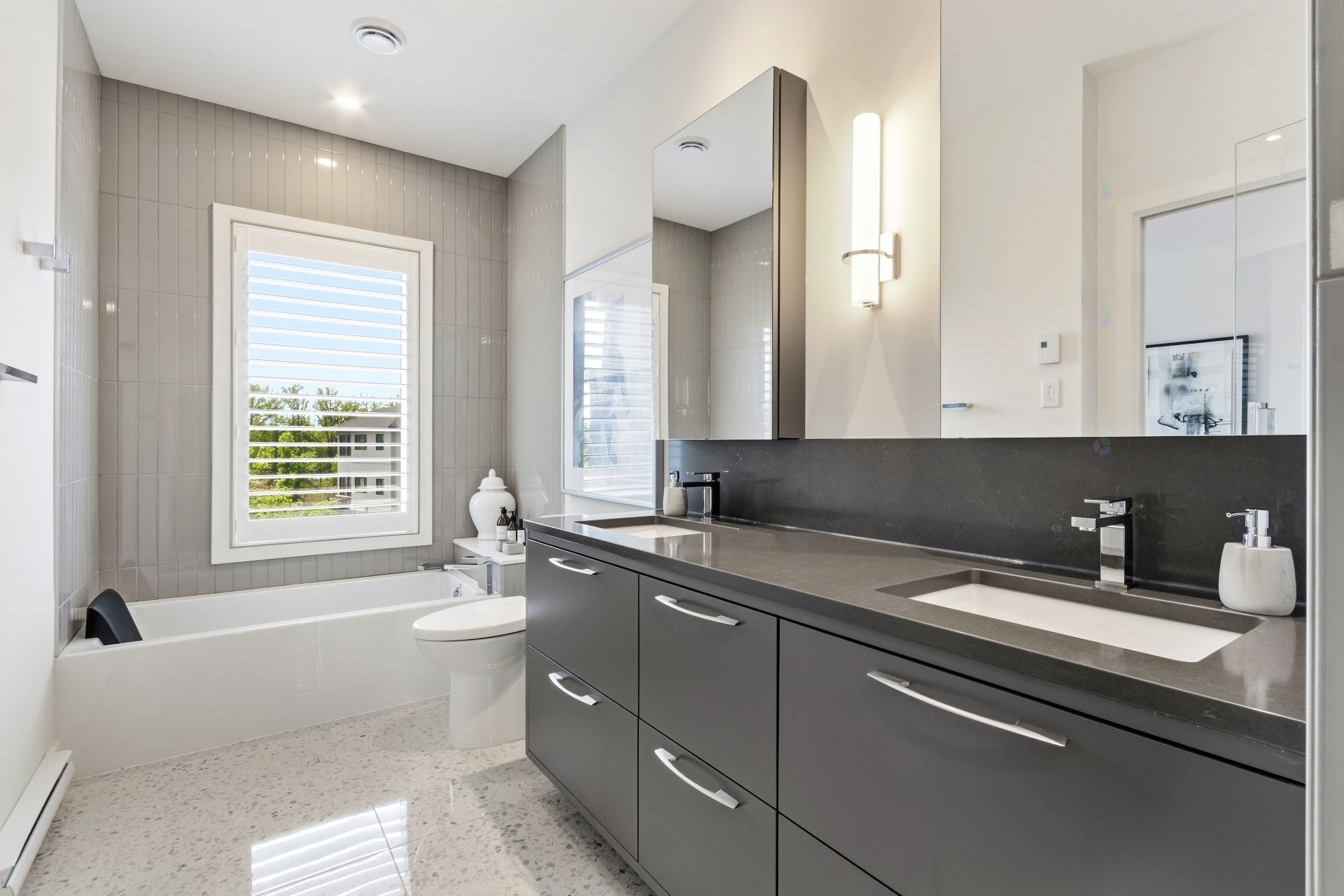 









3440


Rue Edmond-Hardy

, 202,
Longueuil (Le Vieux-Longueuil),




QC
J4N0K1

