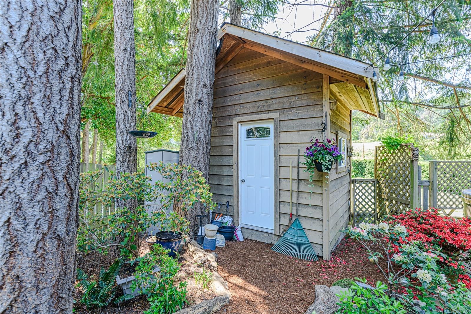 









105


Byron

Rd,
Salt Spring,




BC
V8K 1C8

