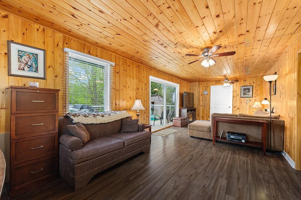 









384


Ch. du Lac-de-la-Truite

,
Mansfield-et-Pontefract,




QC
J0X1R0

