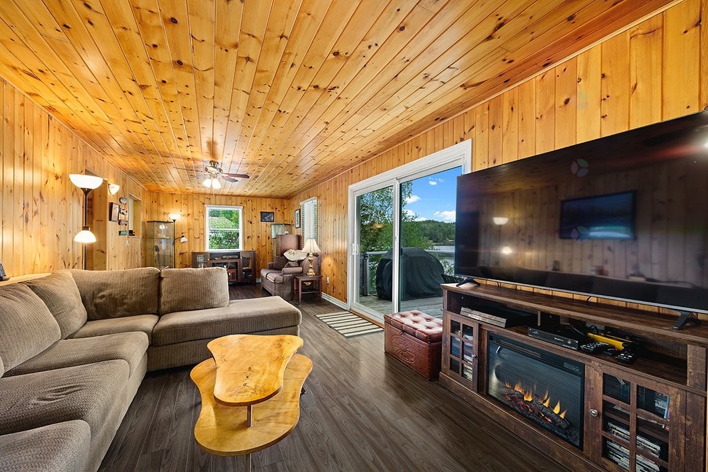 









384


Ch. du Lac-de-la-Truite

,
Mansfield-et-Pontefract,




QC
J0X1R0

