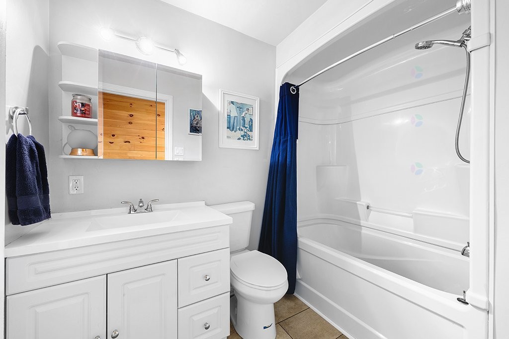 









384


Ch. du Lac-de-la-Truite

,
Mansfield-et-Pontefract,




QC
J0X1R0

