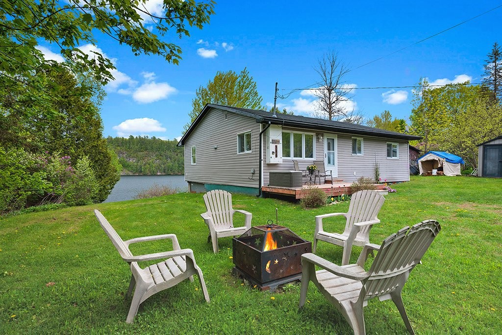 









384


Ch. du Lac-de-la-Truite

,
Mansfield-et-Pontefract,




QC
J0X1R0

