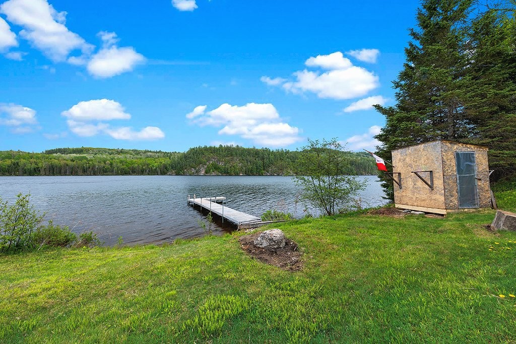 









384


Ch. du Lac-de-la-Truite

,
Mansfield-et-Pontefract,




QC
J0X1R0

